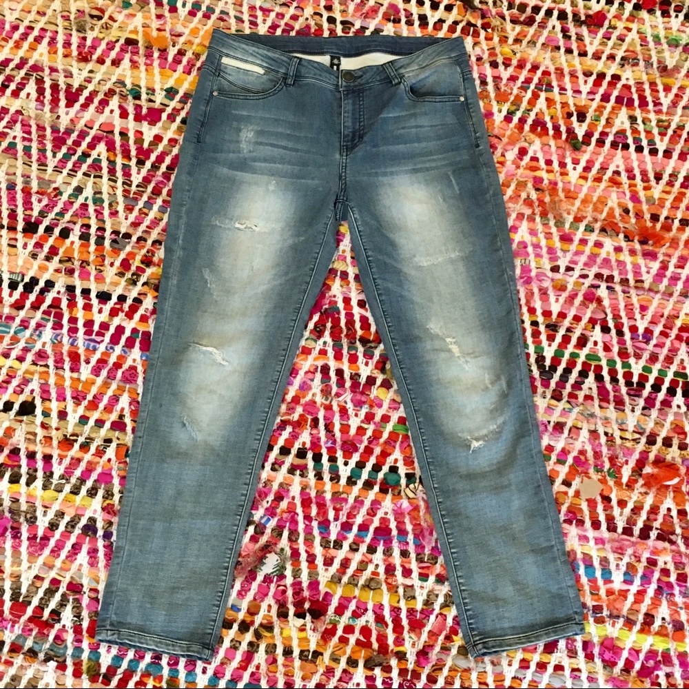 Design Lab Lord & Taylor Distressed Jeans